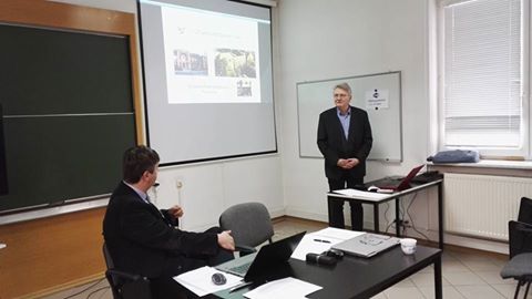 UniSzc CeNTE